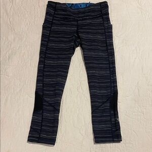 Women's Lululemon tights size 6 and perfect condition